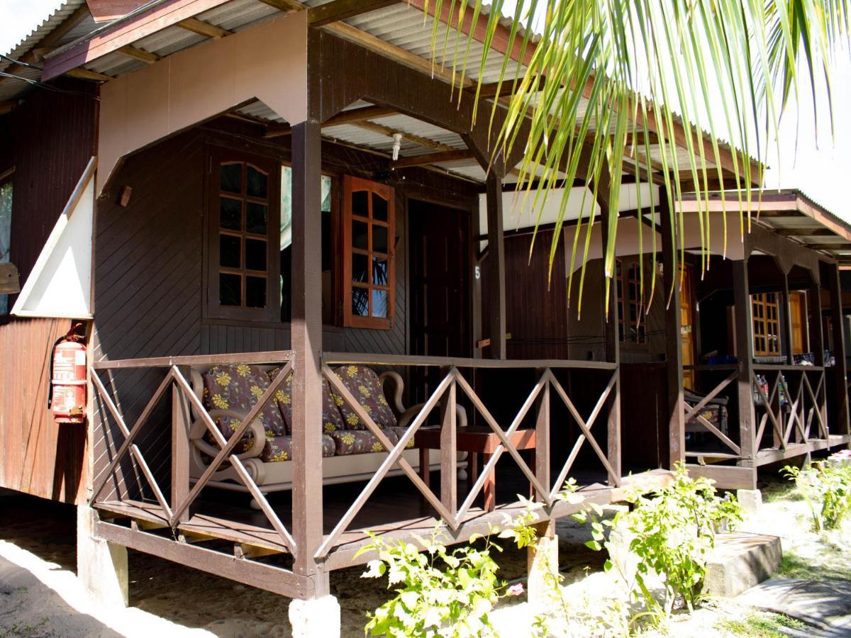 Bushman Tioman Hotel Kampong Juara Exterior photo