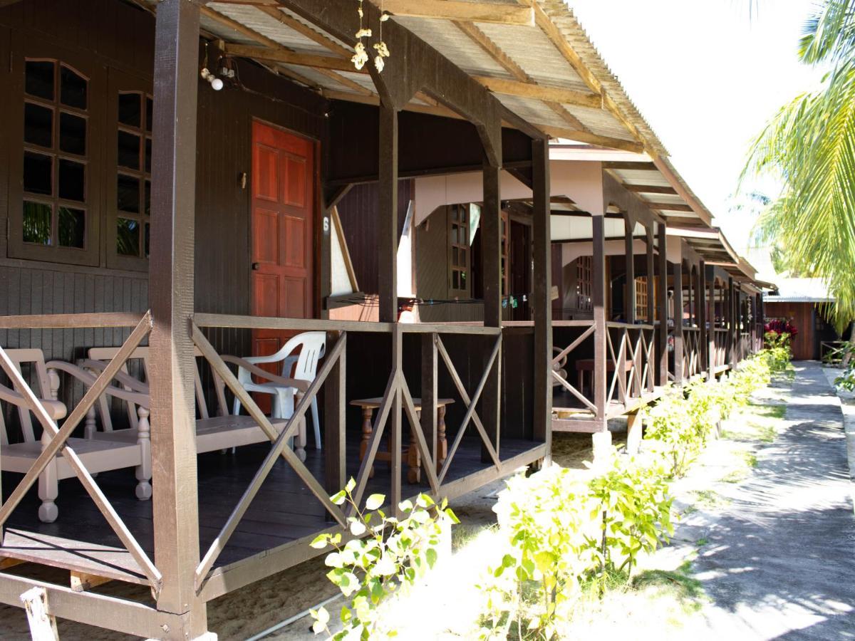 Bushman Tioman Hotel Kampong Juara Exterior photo
